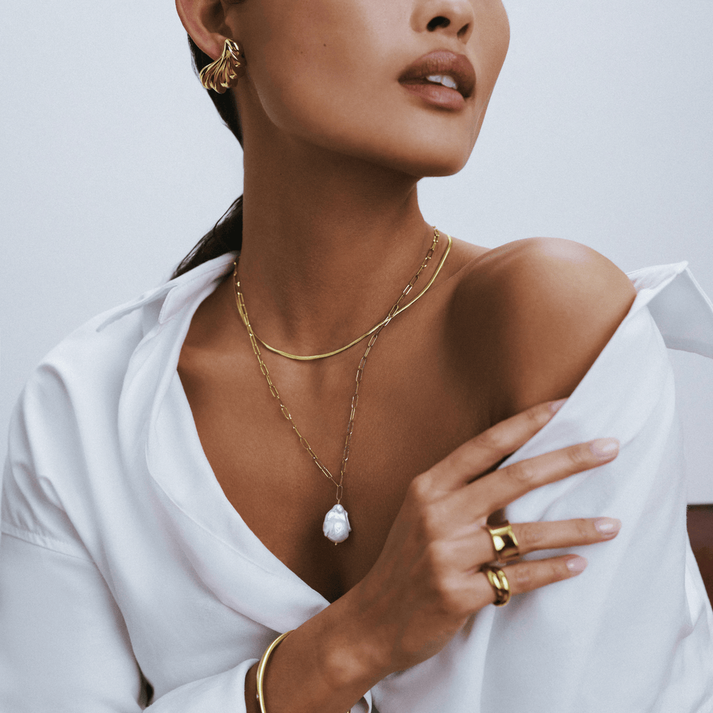 Mid-Length Necklace ONE LUXE Statement Pearl Pendant Necklace Orelia Jewellery
